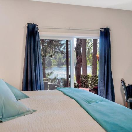 ויקטוריה Willow Suite - Lakeside Retreat מראה חיצוני תמונה